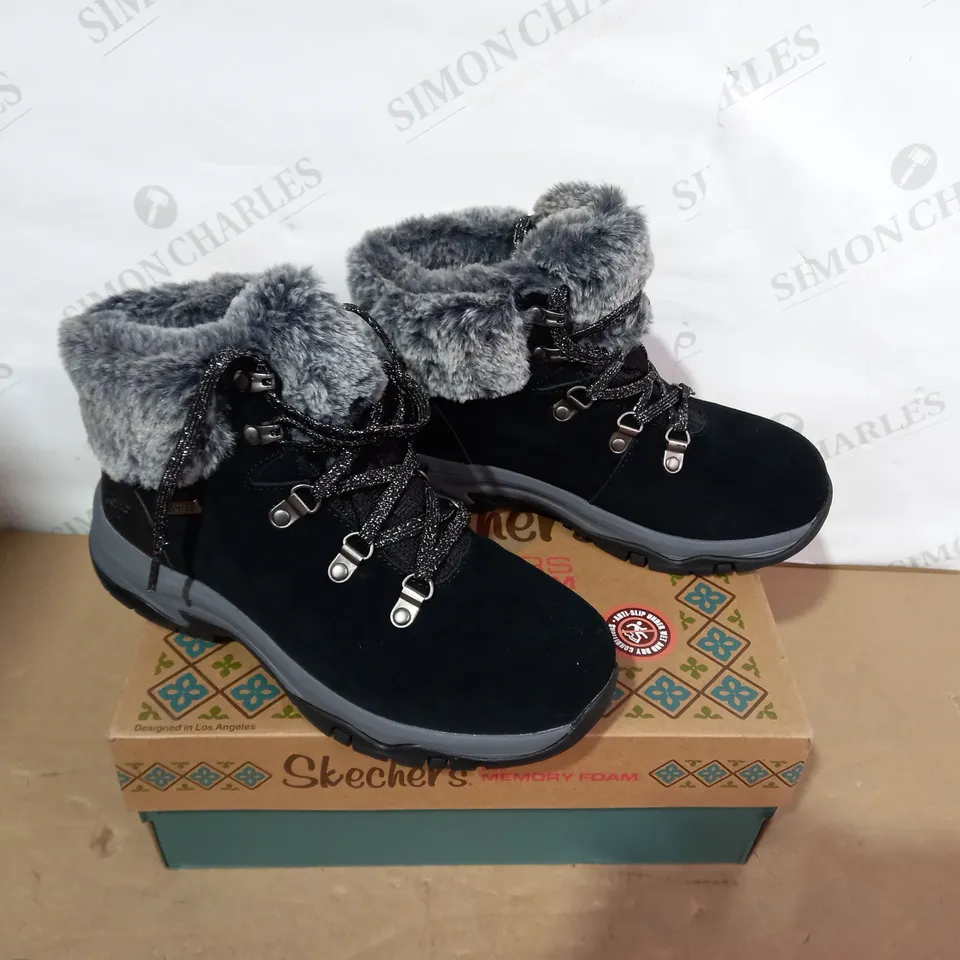 BOXED PAIR OF SKECHERS - SIZE 3.5