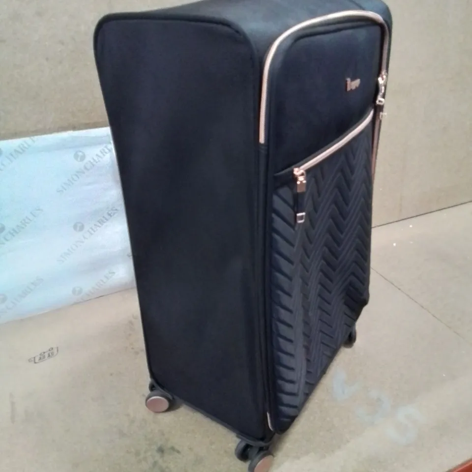 IT BRAND BLACK AND ROSE PINK TRAVEL CASE WITH WHEELS