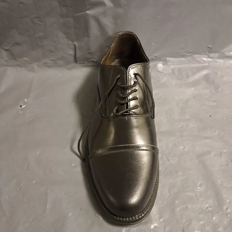 PAIR OF CLIFFORD JAMES FORMAL SHOES IN BLACK SIZE 9