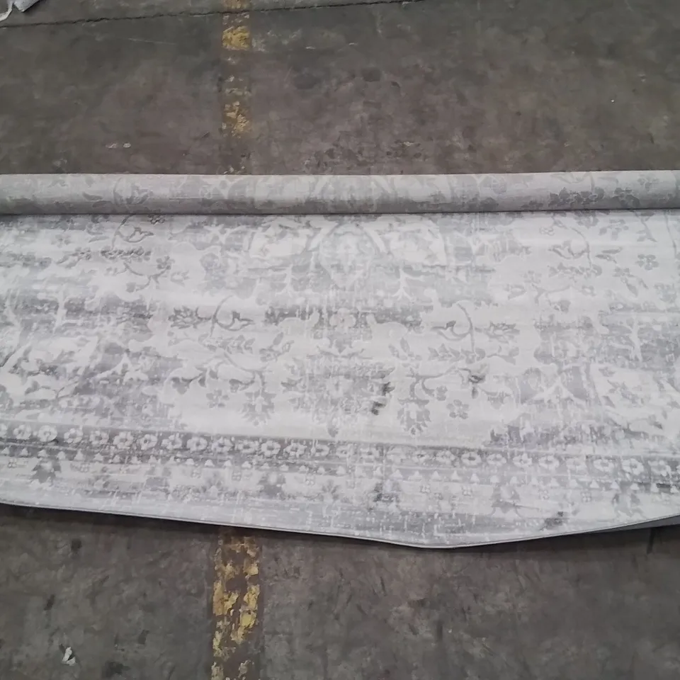 QUALITY DESIGNER AREA RUG - APPROXIMATELY 200X200CM