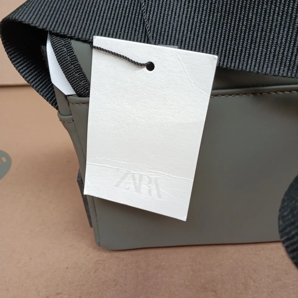 ZARA GREEN MEDIUM VELCRO BAG IN ZARA DUST BAG