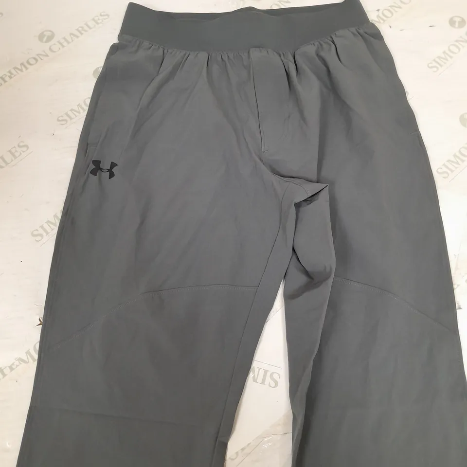 UNDER ARMOUR FITTED GREY PANTS - M