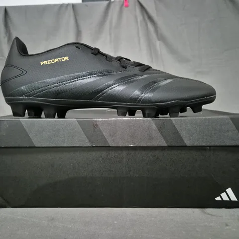 BOXED PAIR OF ADIDAS PREDATOR CLUB FXG FOOTBALL BOOTS IN BLACK UK SIZE 11