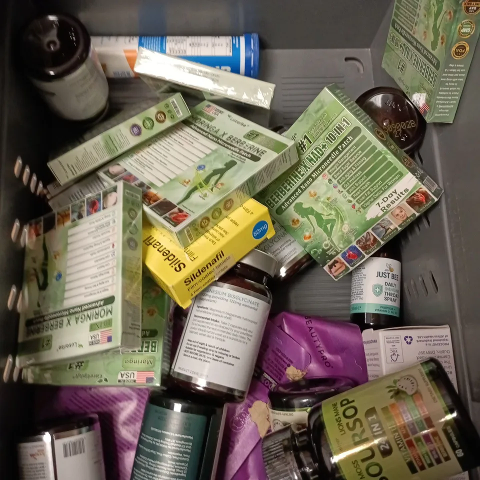 APPROXIMATELY 15 ASSORTED VITAMIN/HEALTH AID PRODUCTS TO INCLUDE JOINT CARE, BUMP & BEYOND, BECONASE ETC 