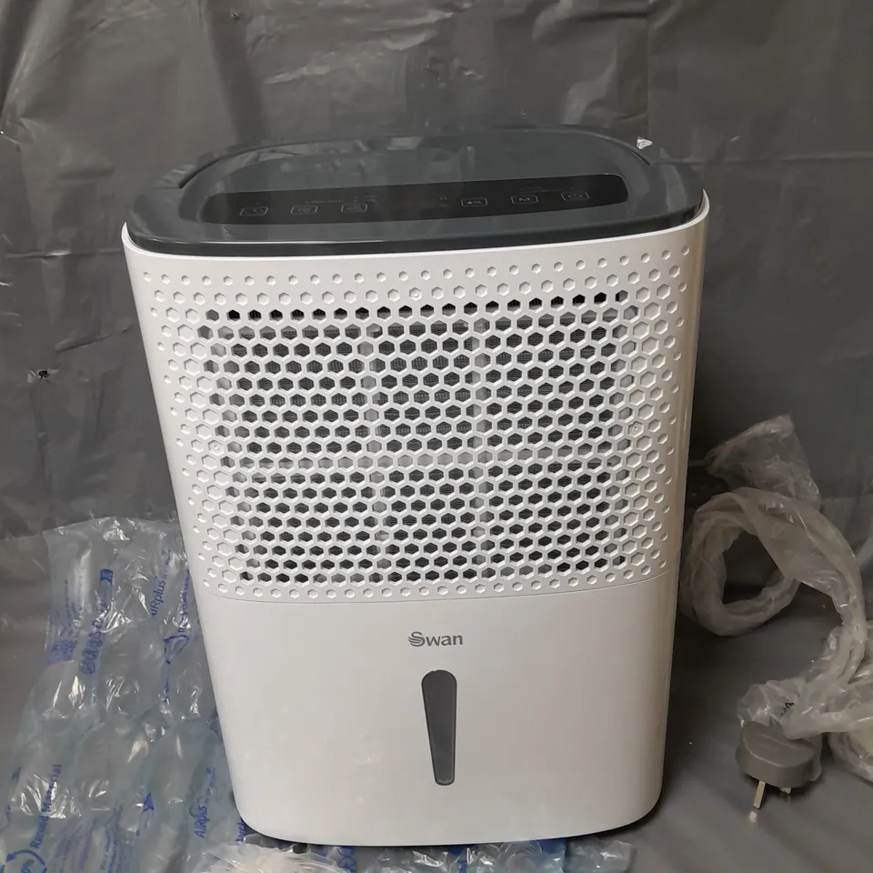 SWAN SH15520 DEHUMIDIFIER 