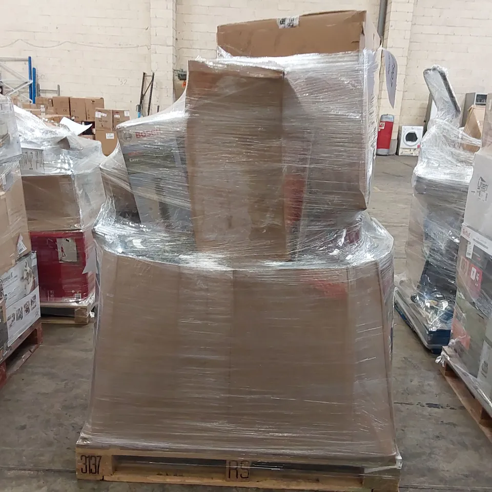 PALLET OF APPROXIMATELY 30 UNPROCESSED RAW RETURN HOUSEHOLD AND ELECTRICAL GOODS TO INCLUDE;