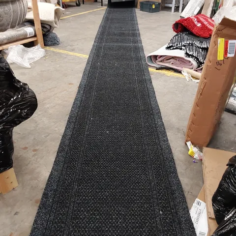 LONG SCHWARZ STAIR LOOPED BLACK RUG // 715 X 66CM