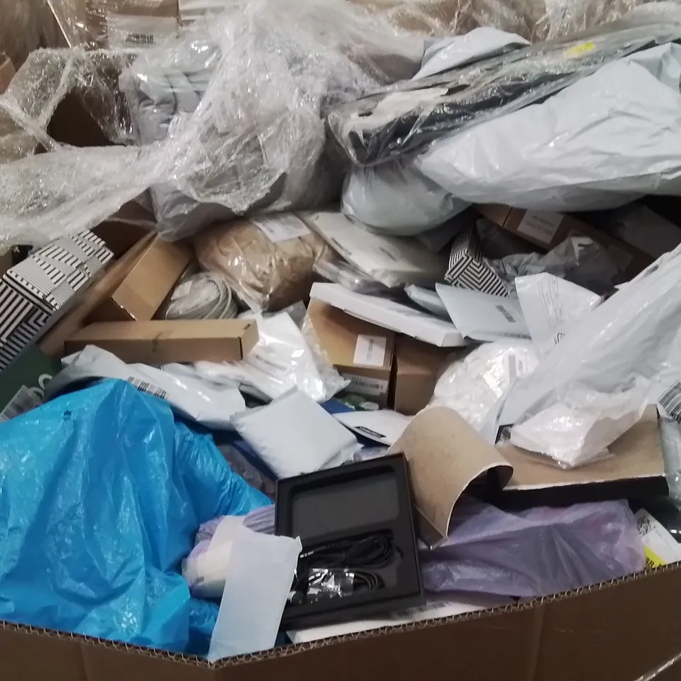 PALLET CONTAINING A LARGE QUANTITY OF TECH,SPORTS,BEAUTY,HARDWARE PRODUCTS TO INCLUDE;CARD SHOES MACHINE,HAIR BRUSH,SWIMMING GOGGLES