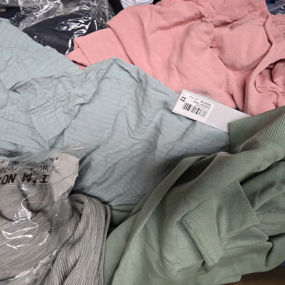 APPROXIMATELY 20 ASSORTED CLOTHING AND FASHION PRODUCTS IN VARIOUS STYLES AND SIZES - COLLECTION ONLY