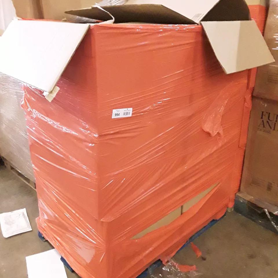 PALLET CONTAING 6 BOXES OF ASSORTED PRODUCTS INCLUDING ELETRICAL TAPE, TAPE RADIO, BEER GLASSES, EARPLUGS, GUMMY MOLDS, LED NIGHT LIGHT