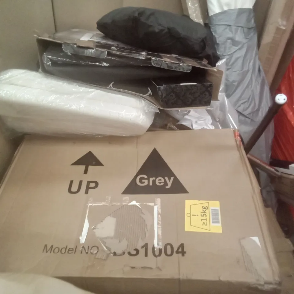 PALLET OF ASSORTED ITEMS INCLUDING TOILET SEAT, MULTIFUNCTIONAL WRITING BOARD, EXTENDABLE DRAPERY ROD, PULL UP BAR, GETFIT PREMIUM AIR BED, STEAM CLEANER 