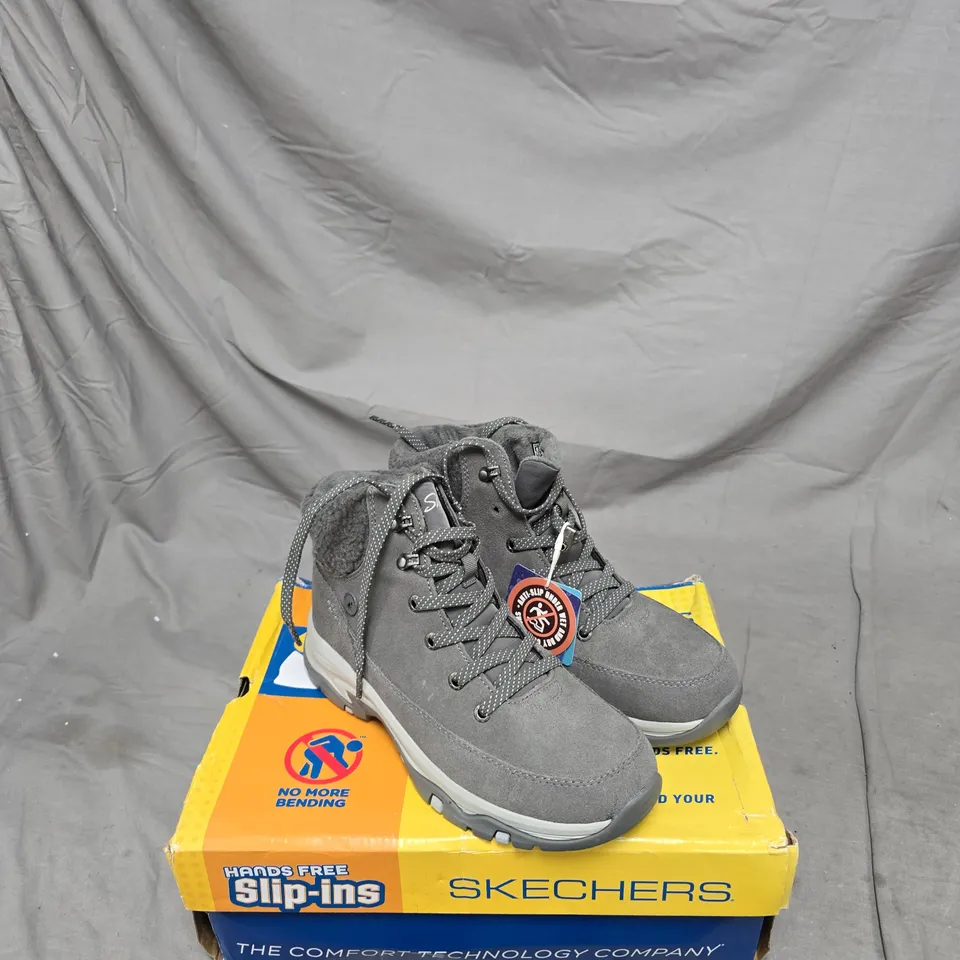 SKECHERS SLIP-INS GREY TRAINERS – UK 5.5