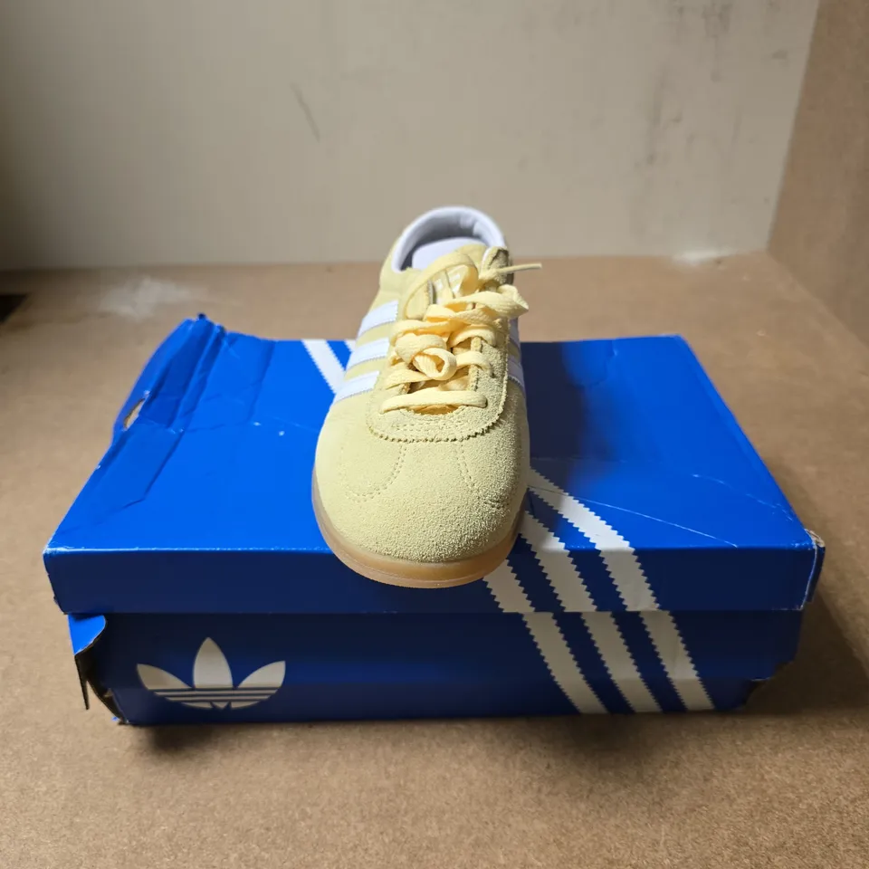 ADIDAS GAZELLE LO PRO W TRAINERS – YELLOW SUEDE, UK4
