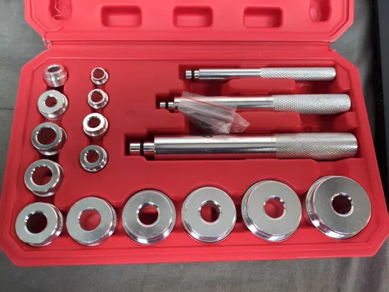 Lot 47: Tap and Die Threading Tool Set in Red Case - 5474880 | Simon ...