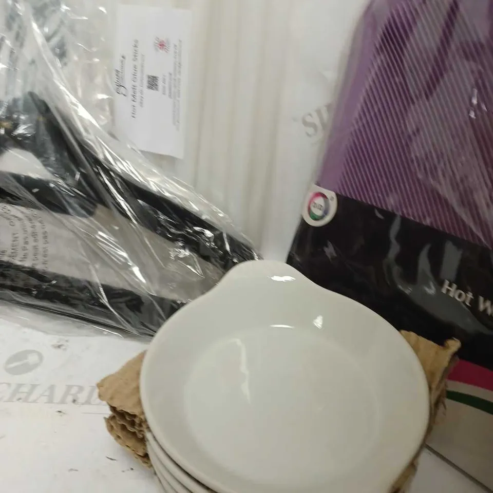 LOT OF APPROX 7 ASSORTED HOUSEHOLD ITEMS TO INCLUDE HOT WATER BOTTLE , HANGERS , HOT MELT GLUE STICKS, OLYMPIA ROUND DISHES, ETC