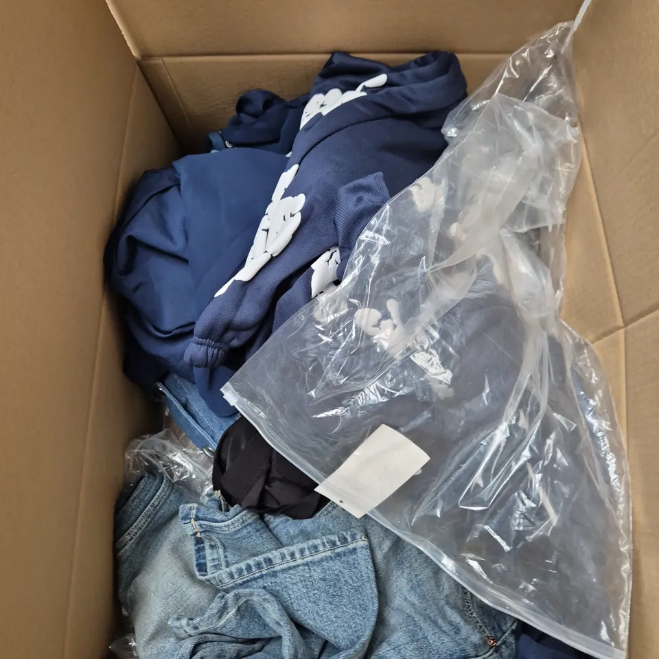 LARGE BOX OF ASSORTED CLOTHING ITEMS IN VARIOUS SIZES, STYLES AND COLOUR 