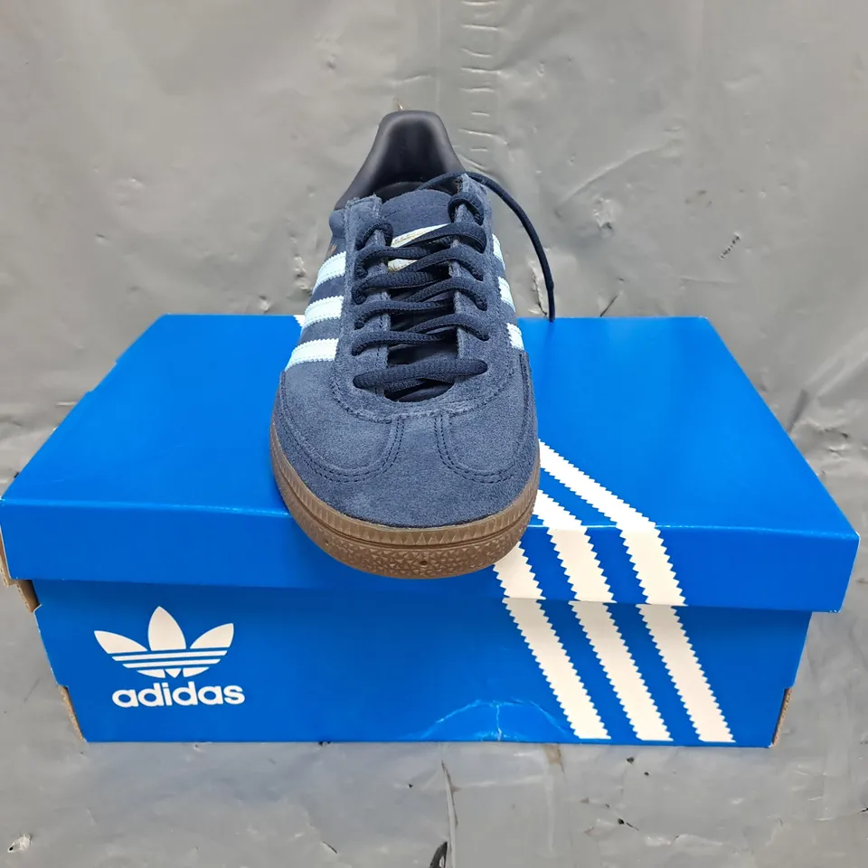 BOXED PAIR OF ADIDAS HANDBALL SPEZIAL SHOES IN NAVY/SKY BLUE SIZE UK 5.5