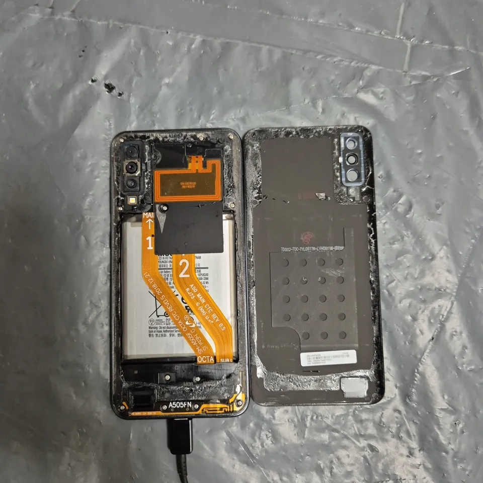 SAMSUNG GALAXY A50 SMARTPHONE 