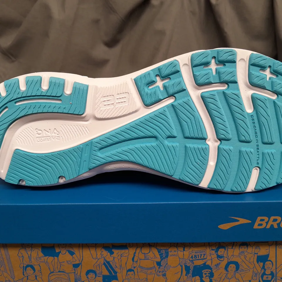 BOXED BROOKS ADRENALINE GTS 23 TRAINERS - UK 13