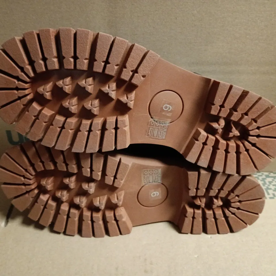 BOXED KOIABBOT MEN'S CHUNKY MARY JANE'S IN BLACK - UK 9