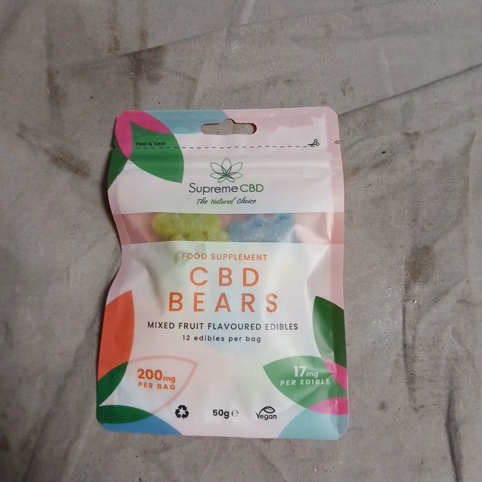 APPROXIMATELY 10 ASSORTED FOOD ITEMS INCLUDING SPAGHETTI LOOPS , MARS PROTEIN DRINK AND CBD BEARS