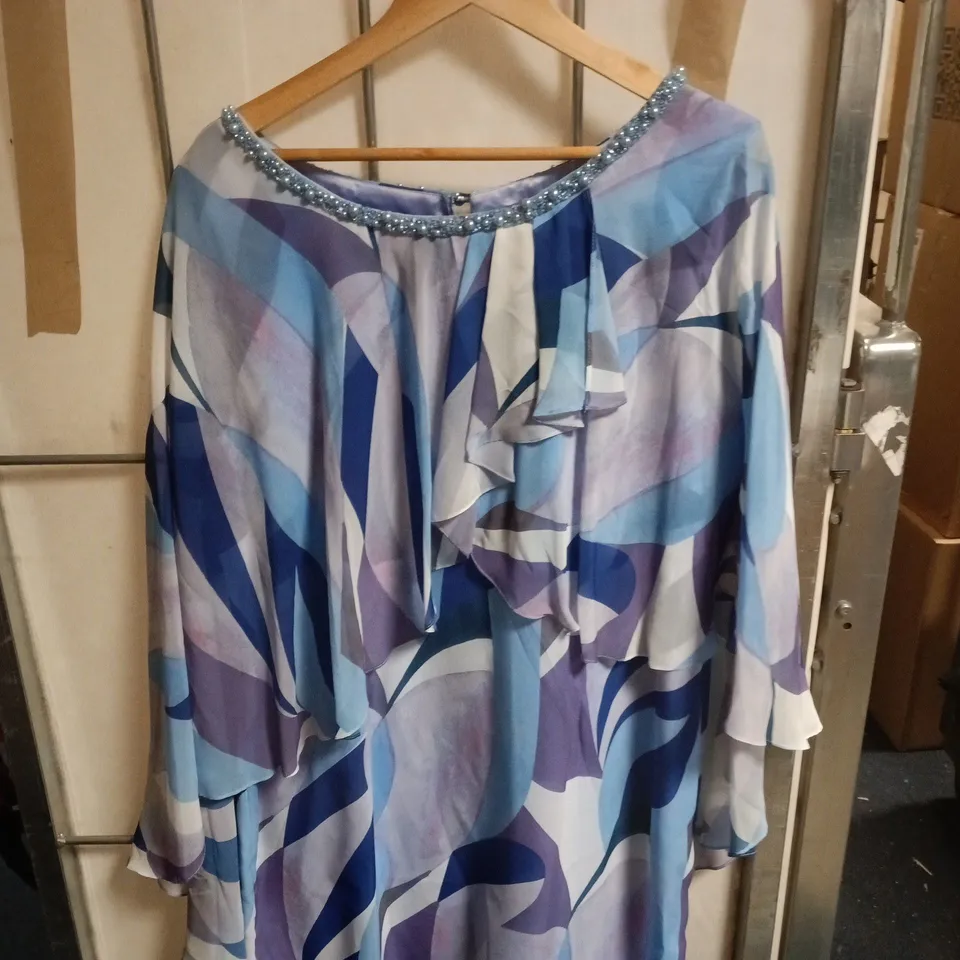 BOX OF APPROXIMATELY 25 ASSORTED CLOTHING ITEMS TO INCLUDE BARBARA LEBEK, FRANK LYMAN, VEROMIA ETC