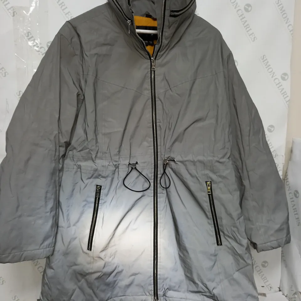 NUAGE HIDEN HOOD JACKET IN SILVER - XL