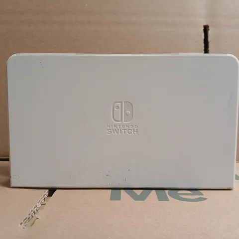 NINTENDO SWITCH DOCK IN WHITE