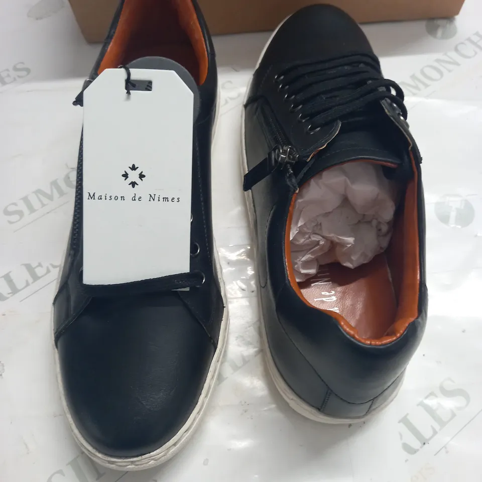BOXED PAIR OF MAISON DE NIMES LEATHER ZIP SIDE TRAINERS IN BLACK - SIZE 7