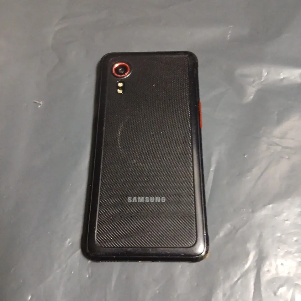 SAMSUNG SMARTPHONE – BLACK, CRACKED SCREEN 