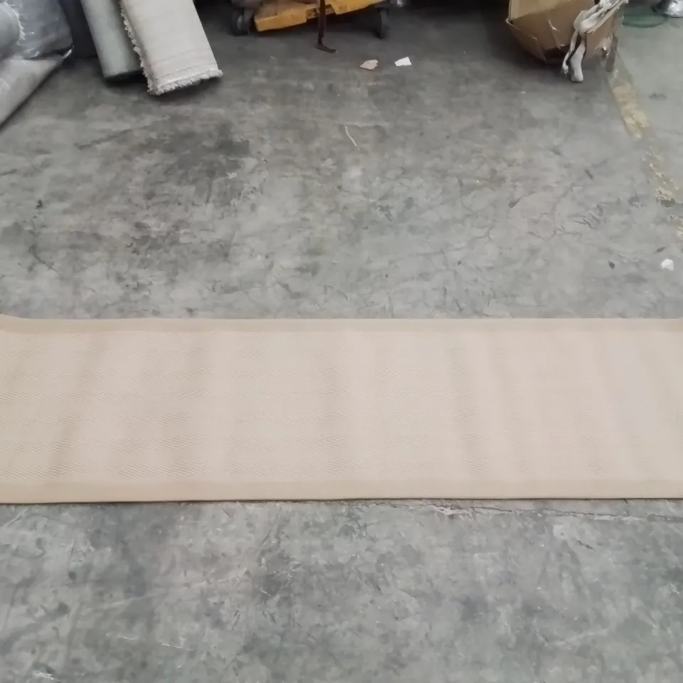 QUALITY DESIGNER AREA RUG - APPROXIMATELY 220CM X 60CM - NATURAL 