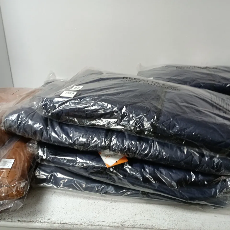 BOX OF APPROXIMATELY 12 BRAND NEW ASSORTED REGATTA CLOTHING ITEMS INCLUDING PENTRE STITCH TROUSERS AND IVEY COAT 