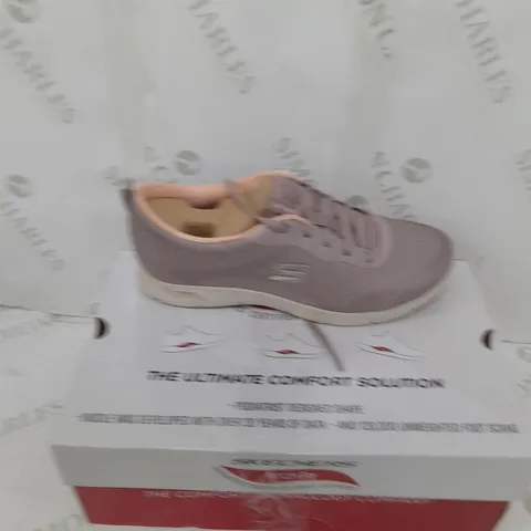 BOXED PAIR OF KSETCHERS PINK TRAINERS SIZE 6.5