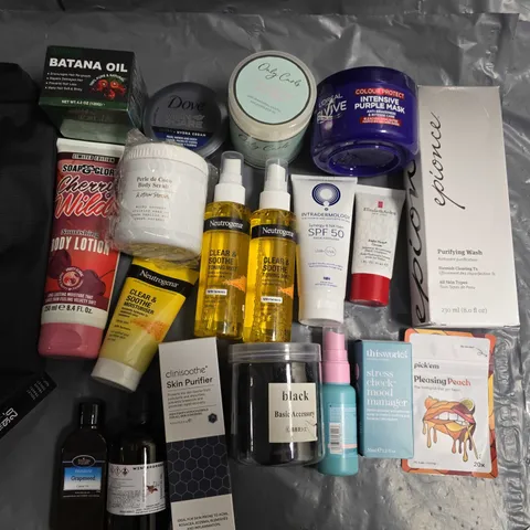 LOT OF APPROXIMATELY 30 ASSORTED HEALTH AND BEAUTY ITEMS TO INCLUDE PURIFYING WASH, INTENSIVE PURPLE MASK AND CLINISMOOTH SKIN PURIFIER