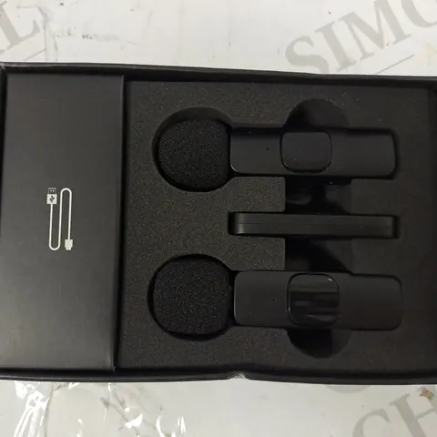 BOXED UNBRANDED WIRELESS LAVALIER MICROPHONE