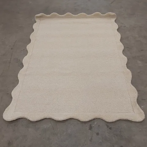 QUALITY DESIGNER AREA RUG - APPROXIMATELY 170 x 120cm