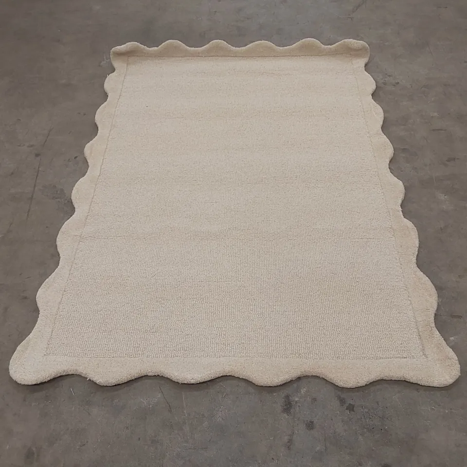 QUALITY DESIGNER AREA RUG - APPROXIMATELY 170 x 120cm