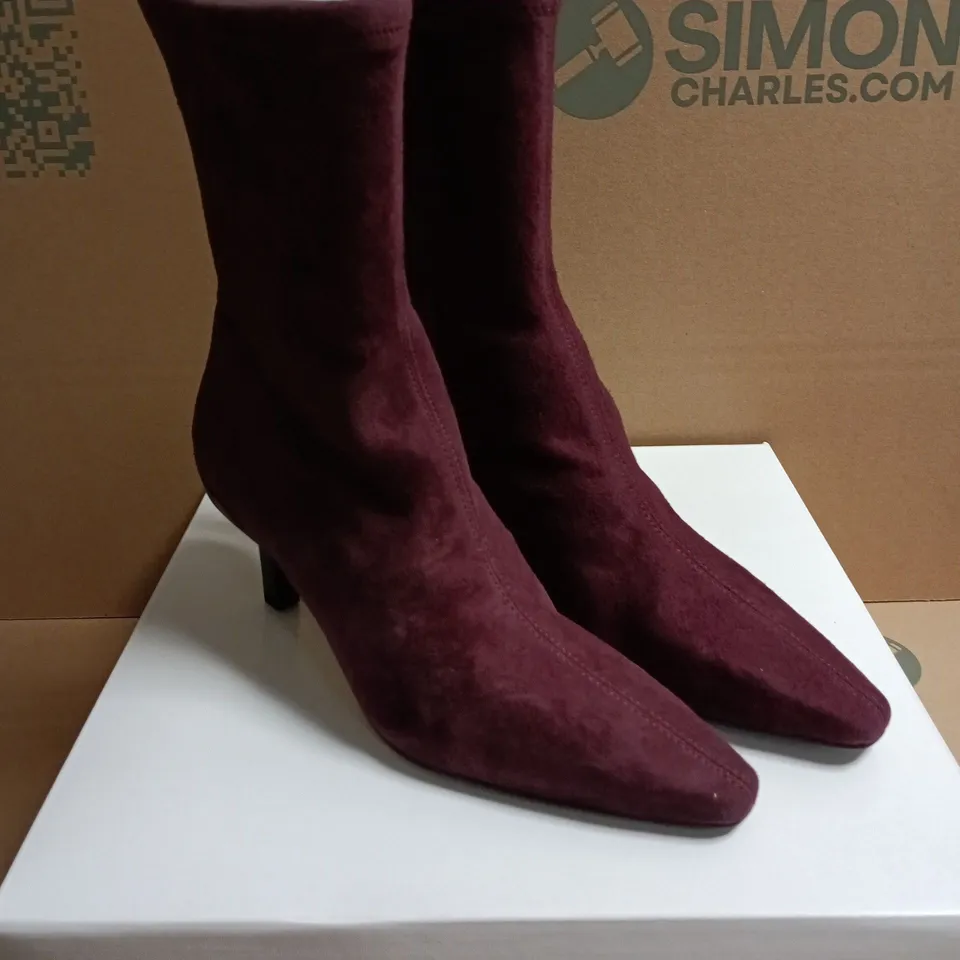BOXED PAIR OF & OTHER STORIES WOMEN'S BURGUNDY SUEDE ANKLE BOOTS – UK 4 