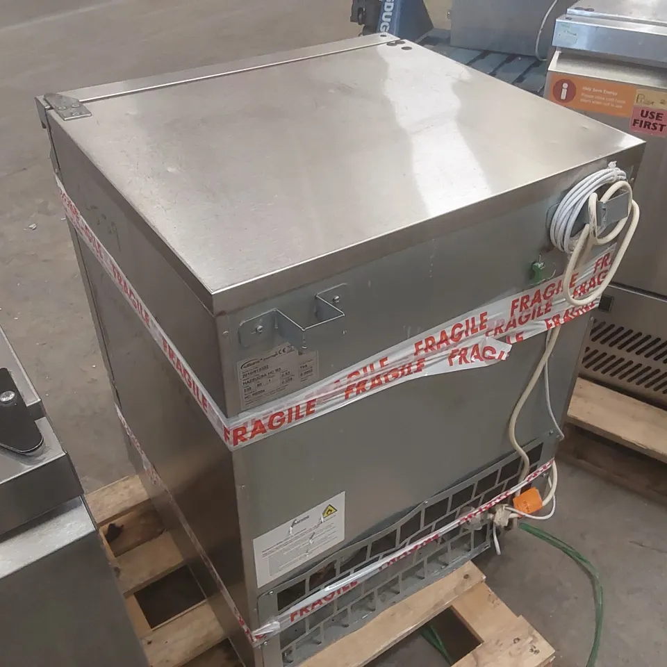 WILLIAMS HAZ5UCSA HC R3 COMMERCIAL UNDERCOUNTER REFRIGERATOR