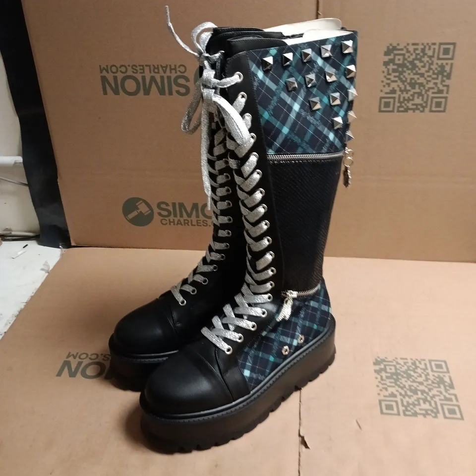 MONSTER HIGH X KOI FRANKIE STEIN BOOTS – GREEN CHECK, UK 9