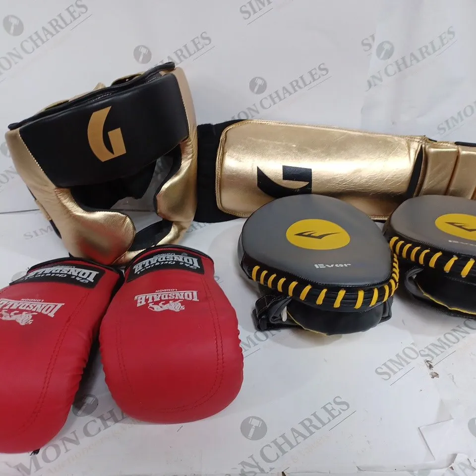 6 PIECES OF FIGHTING/SPARRING GEAR FROM VARIOUS BRANDS/STYLES
