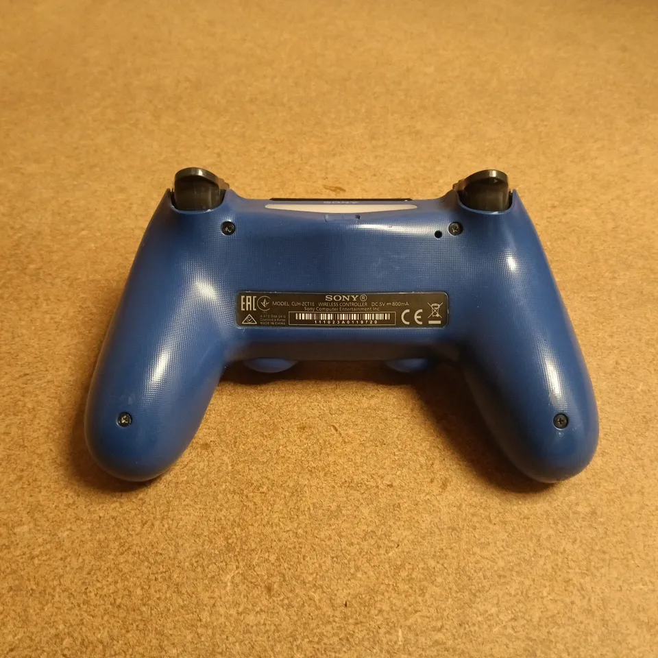 SONY PLAYSTATION 4 DUALSENSE WIRELESS CONTROLLER IN BLUE
