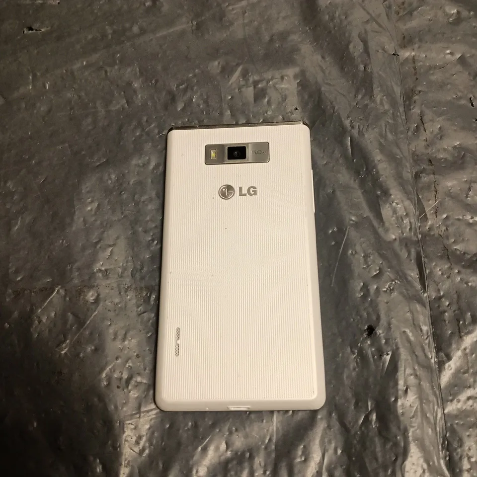 LG SMARTPHONE – WHITE 