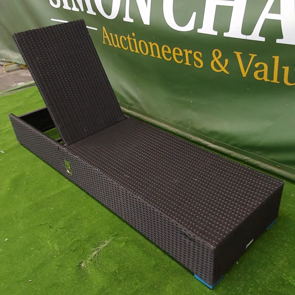 DESIGNER MANUAL ADJUSTABLE SUNLOUNGER IN BLACK RATTAN 