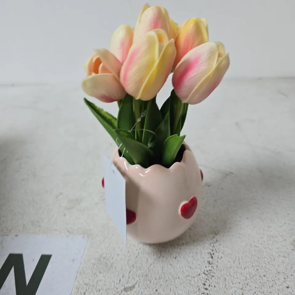 TOTE OF APPROXIMATELY 7 ASSORTED FRAGILE ITEMS TO INCLUDE: FAUX FLOWER WITH POT