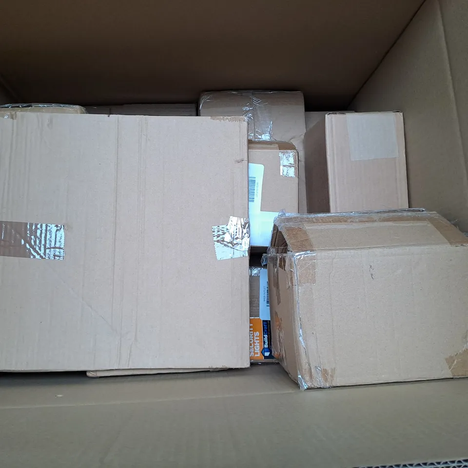 APPROXIMATELY 15 HOUSEHOLD ITEMS TO INCLUDE SOLAR LIGHTS AND HOUSEHOLD TAPE