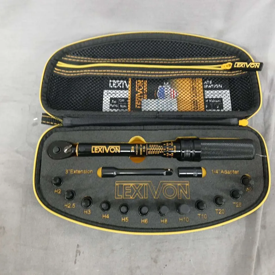 LEXIVON LX-190 SERIES 1/4-INCH DRIVE CLICK TORQUE WRENCH KIT IN CASE (2–26 NM)