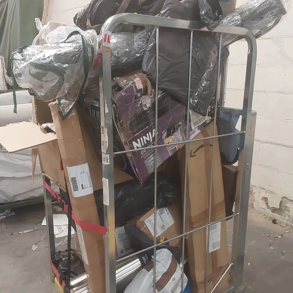 CAGE CONTAINING A LARGE QUANTITY OF ASSORTED ITEMS INCLUDING: WEIGHTS, BIRD BATH ECT // CAGE NOT INCLUDED