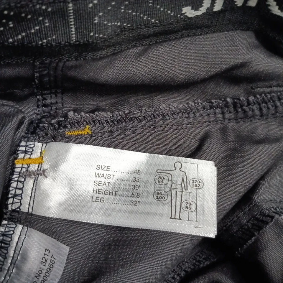 DICKIES CARGO TROUSERS – GREY/BLACK