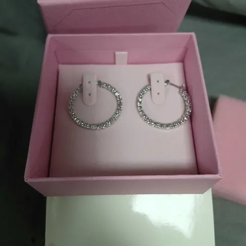SWAROVSKI SILVER-TONE HOOP EARRINGS WITH CLEAR STONES – BOXED